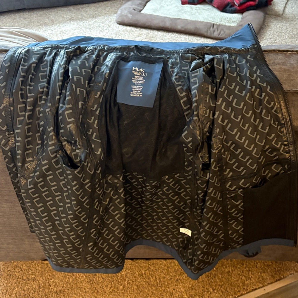 Huk Women's Jacket - Black and Gray - Picture 5 of 5